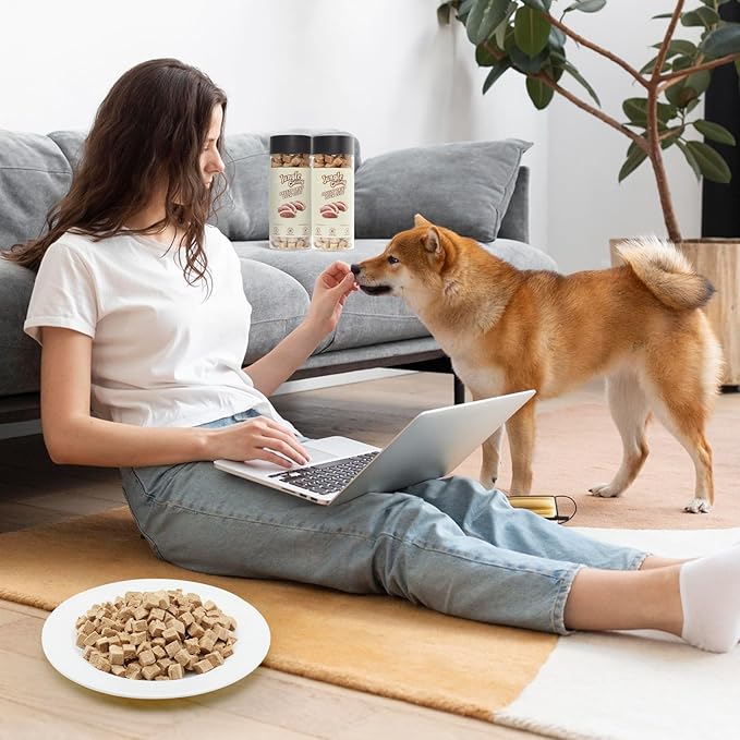 Jungle Calling Freeze Dried Duck Dog & Cat Treats - High Protein, Low Fat, Made with a Single Ingredient - Perfect for Training and Snacking, 2.8 oz (Duck Cube)