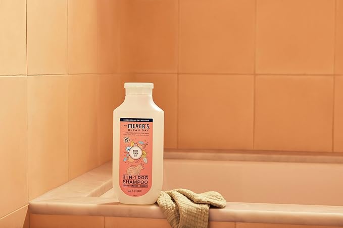 MRS. MEYER'S CLEAN DAY 3 in 1 Dog Shampoo, White Peach Scent, 14oz