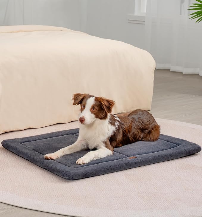Made4Pets Dog Crate Pad Bed for Medium Dogs, Washable & Reversible, Anti-Slip Kennel Mat for Cozy Sleeping, Soft Fluffy Dog Bed for Indoor & Outdoor Use, 29"x21", Dark Gray